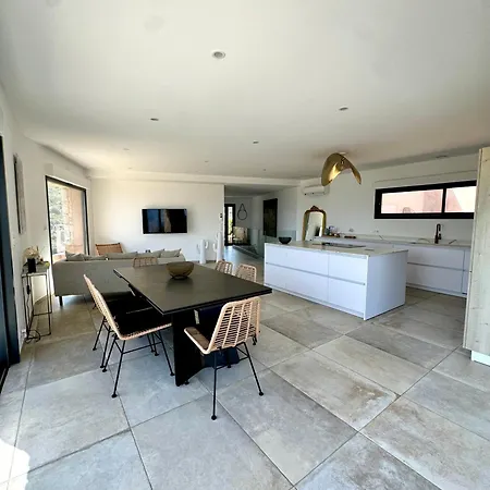 Somptueuse D'architecte Avec Vue * Кампоморо