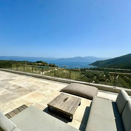 Somptueuse D'architecte Avec Vue Кампоморо